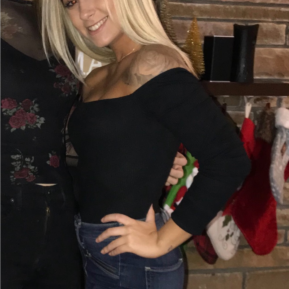 Off shoulder black long sleeve
